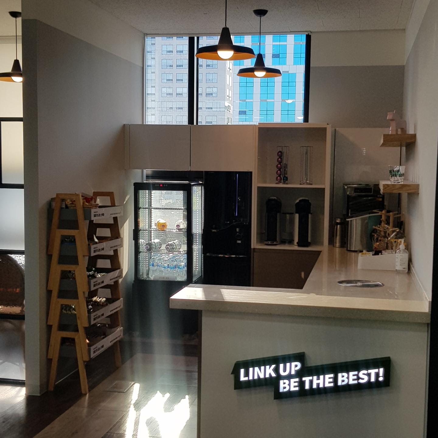 건솔루션_로봇개발 및 운영/AI응용 프로그램개발