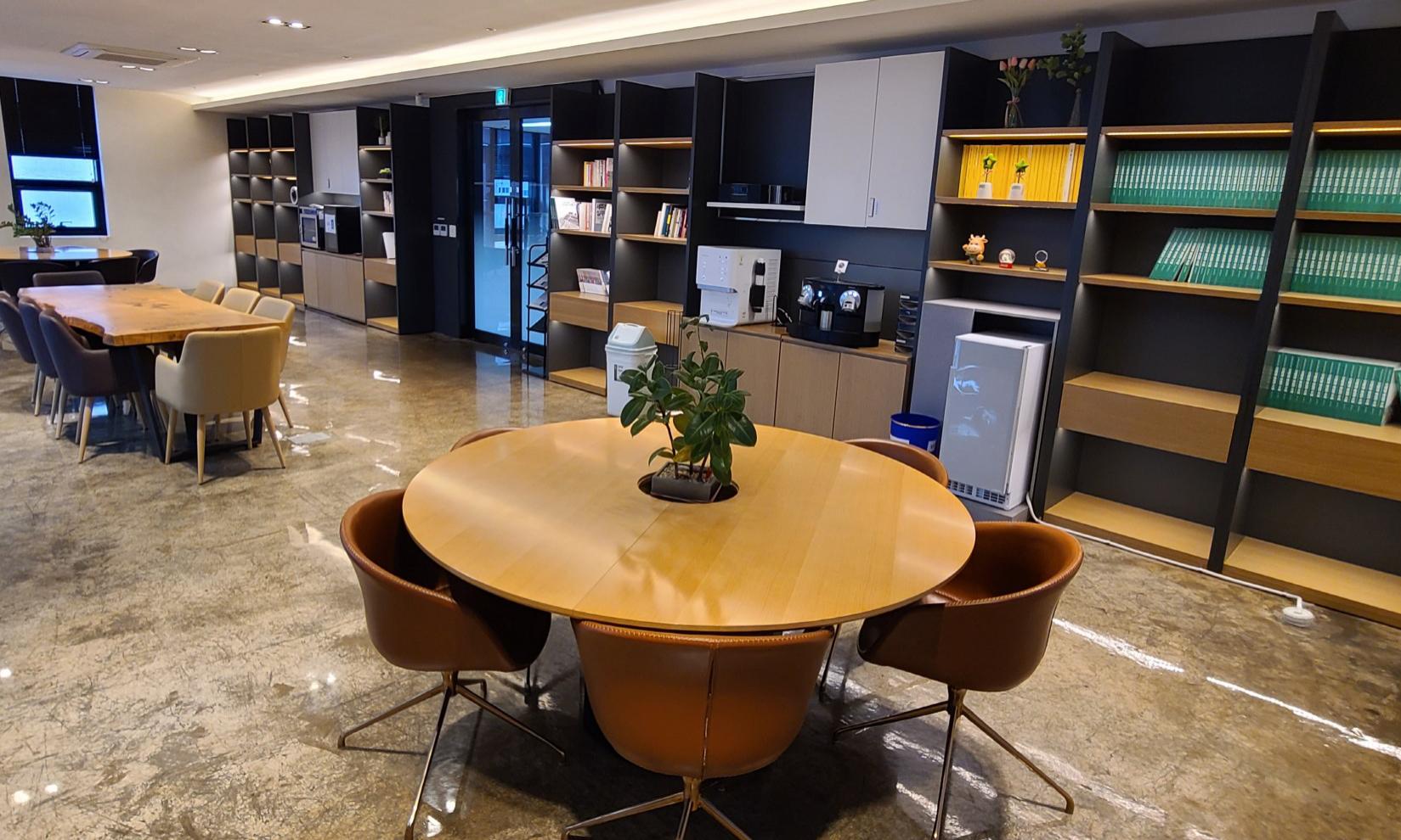 건솔루션_로봇개발 및 운영/AI응용 프로그램개발