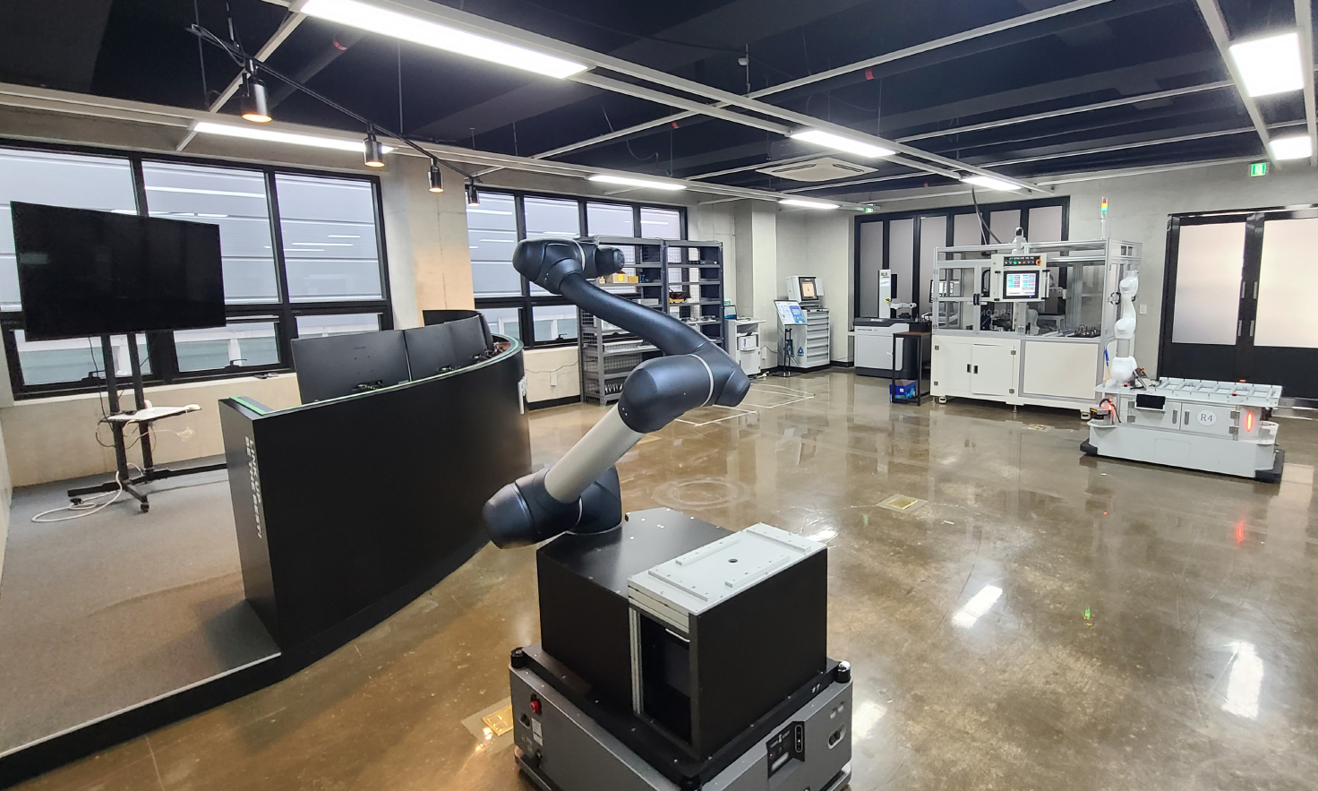 건솔루션_로봇개발 및 운영/AI응용 프로그램개발